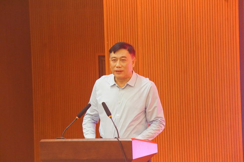 丁勇讲话.jpg 丁勇讲话.jpg