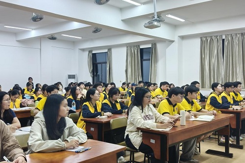 星湖校区党校培训授课现场.jpg