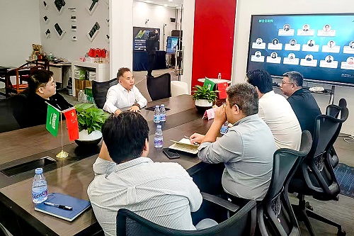 校企代表座谈（在深圳市虚拟现实产业联合会）.jpg