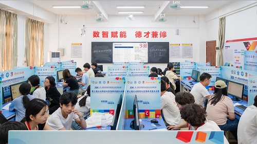 比赛现场1.jpg 比赛现场1.jpg