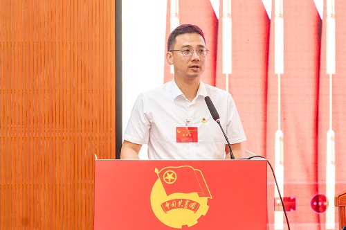 陈庚讲话.jpg 陈庚讲话.jpg