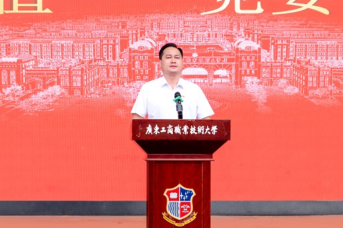 卢景值讲话.jpg 卢景值讲话.jpg