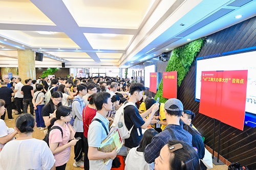 大旺校区迎新现场1.jpg 大旺校区迎新现场1.jpg